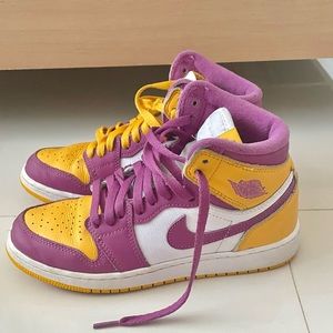 Nike Air Jordan 1 Retro High OG Brotherhood University Gold Bordeaux